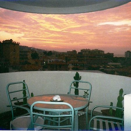 Appartamento - Terrazzo Vivibile Vista Mare, Wi-Fi Gratuito Vallecrosia Exteriör bild