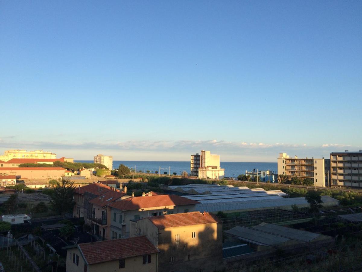 Appartamento - Terrazzo Vivibile Vista Mare, Wi-Fi Gratuito Vallecrosia Exteriör bild