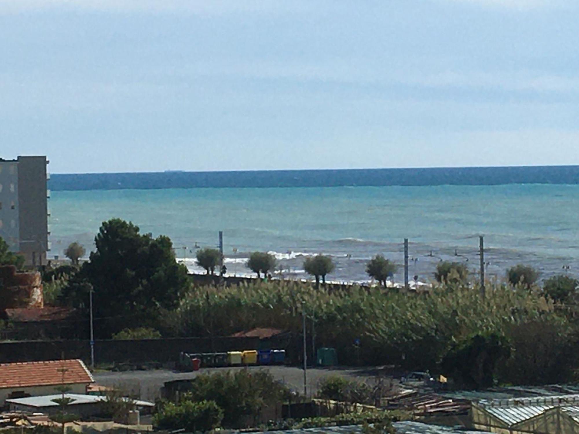 Appartamento - Terrazzo Vivibile Vista Mare, Wi-Fi Gratuito Vallecrosia Exteriör bild